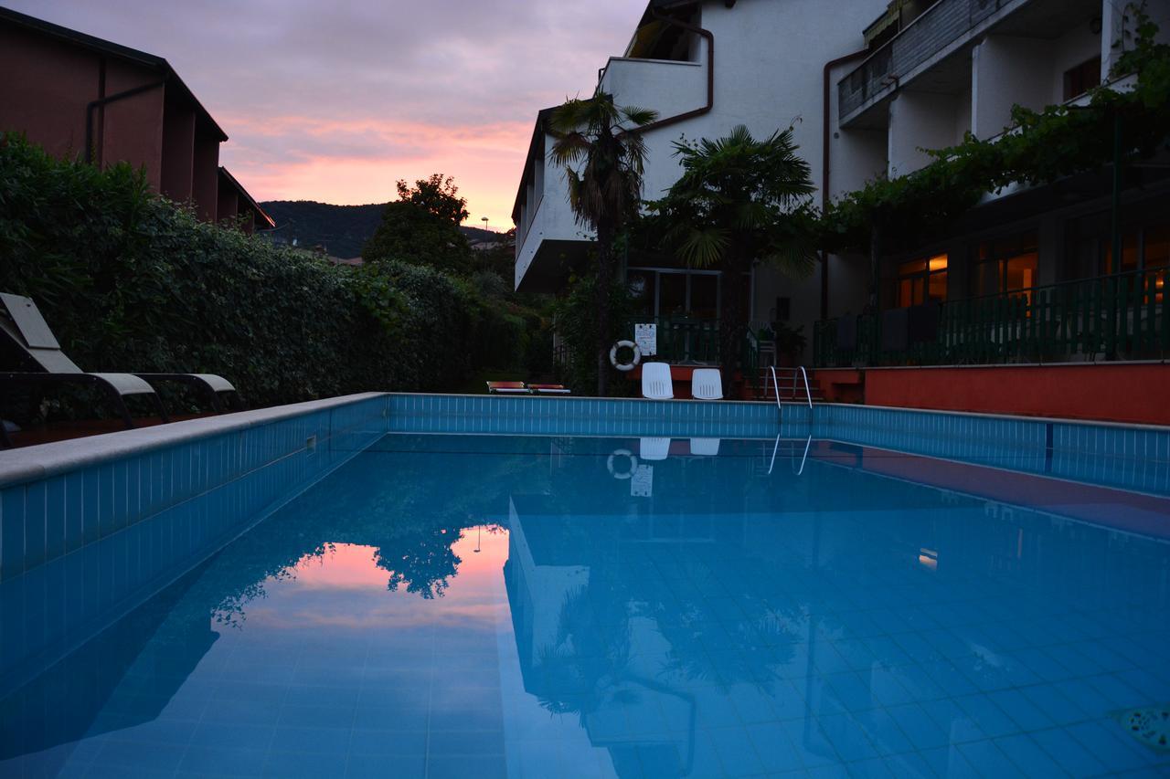 Hotel Giotto ガルダ エクステリア 写真